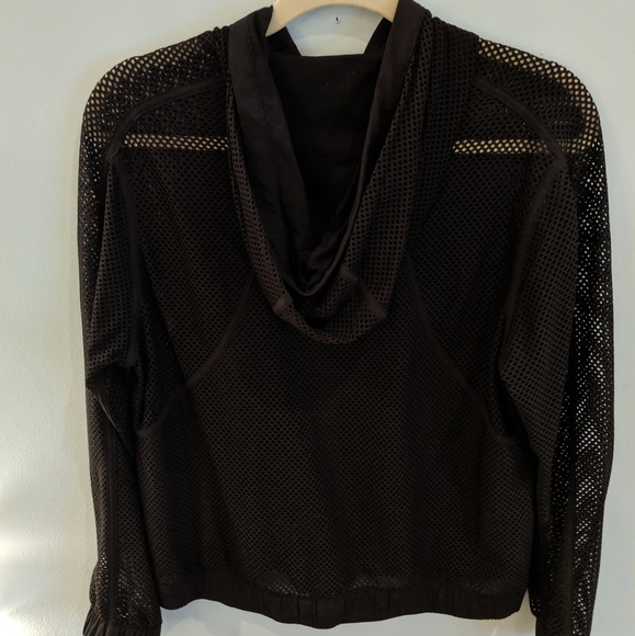 Black mesh Lululemon jacket - Picture 3 of 3
